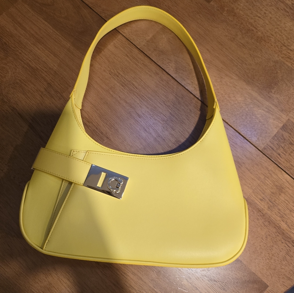 Ferragamo 💛 Leather Women's Bag